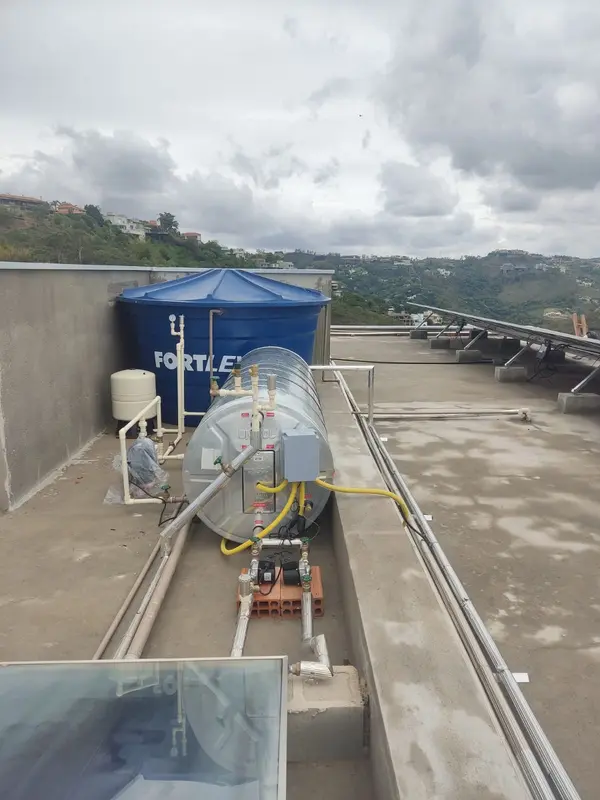 Instalação de aquecimento solar realizada pela Sollar das Gerais